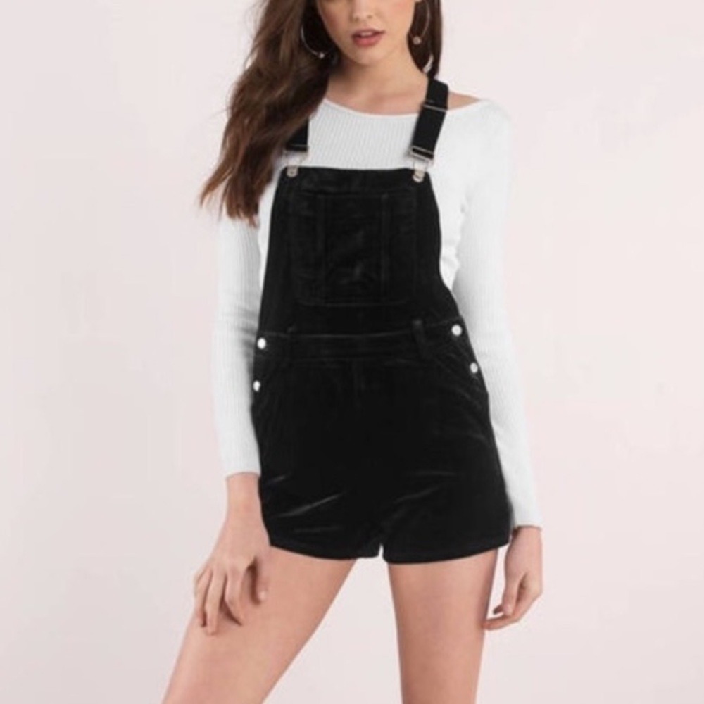 NWT Magnolia South Velvet Solid Overall Shorts Black Goth Stretch Size XS